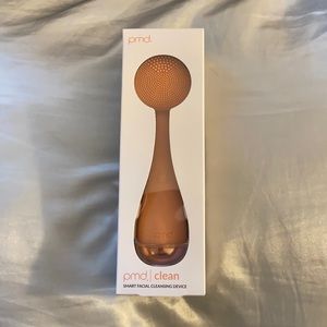 PMD clean smart facial cleansing device, new in box!
